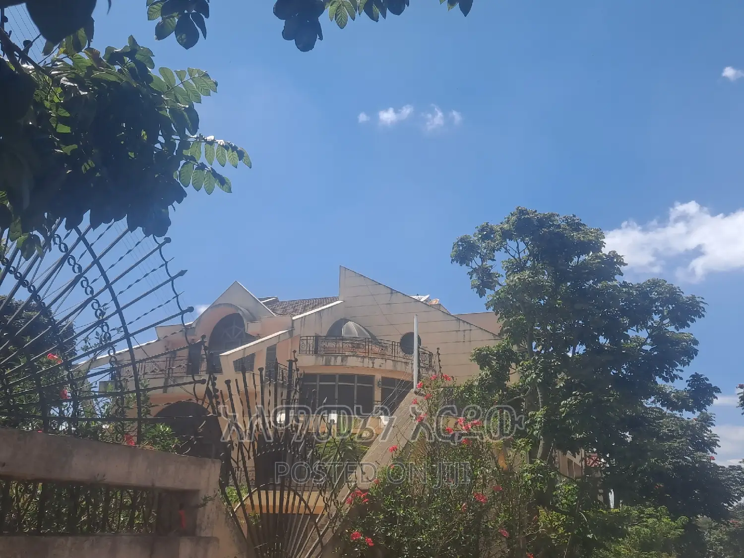 Furnished 12bdrm House in አያት ዞን 2, Bole for sale