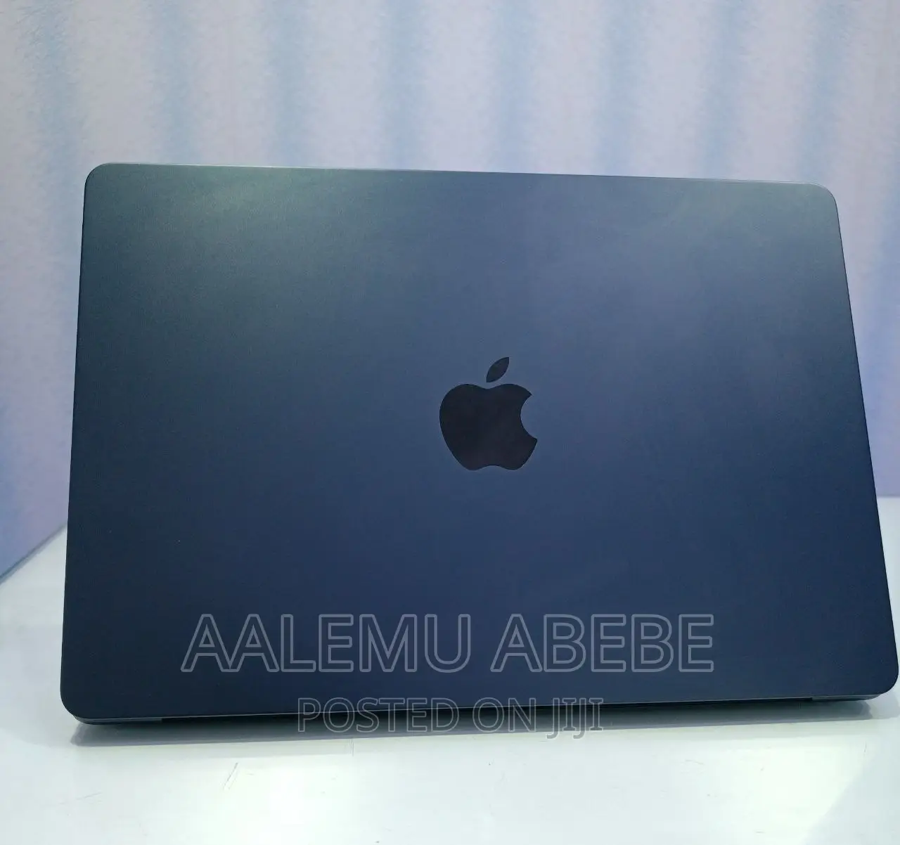 New Laptop Apple MacBook Air 2022 M2 8GB Apple M2 SSD 256GB