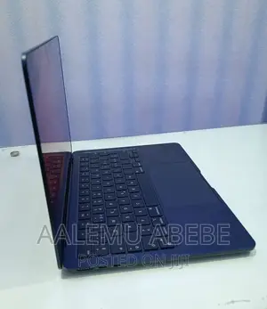 New Laptop Apple MacBook Air 2022 M2 8GB Apple M2 SSD 256GB