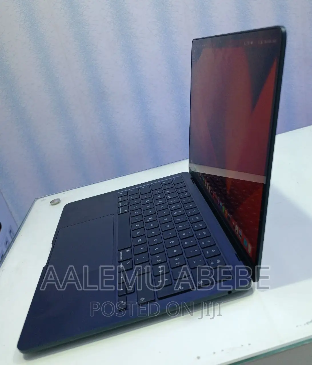 New Laptop Apple MacBook Air 2022 M2 8GB Apple M2 SSD 256GB