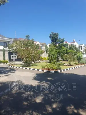 8bdrm House in Ayat, Bole for sale