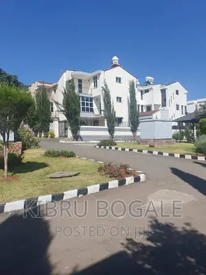 8bdrm House in Ayat, Bole for sale