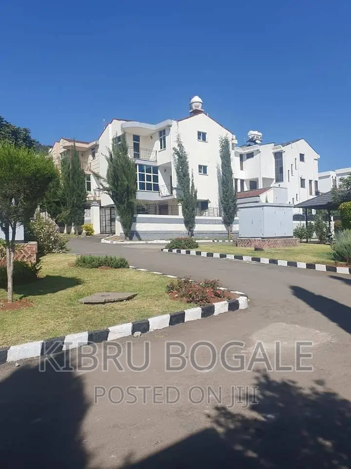 8bdrm House in Ayat, Bole for sale