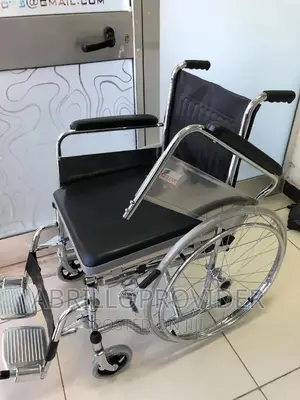 ለዘላቂ ምቾት Almunium Commode Wheelchair/Wheelchair/Wheelchair