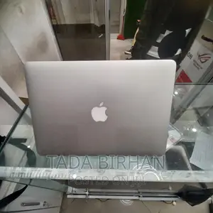 Photo - Laptop Apple MacBook Air 2017 8GB Intel Core I5 SSD 128GB
