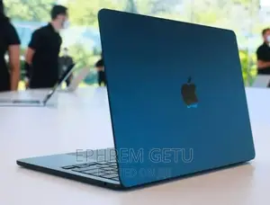 New Laptop Apple MacBook Air 2022 M2 8GB Apple M2 SSD 256GB