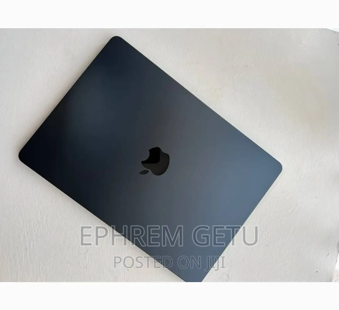 New Laptop Apple MacBook Air 2022 M2 8GB Apple M2 SSD 256GB