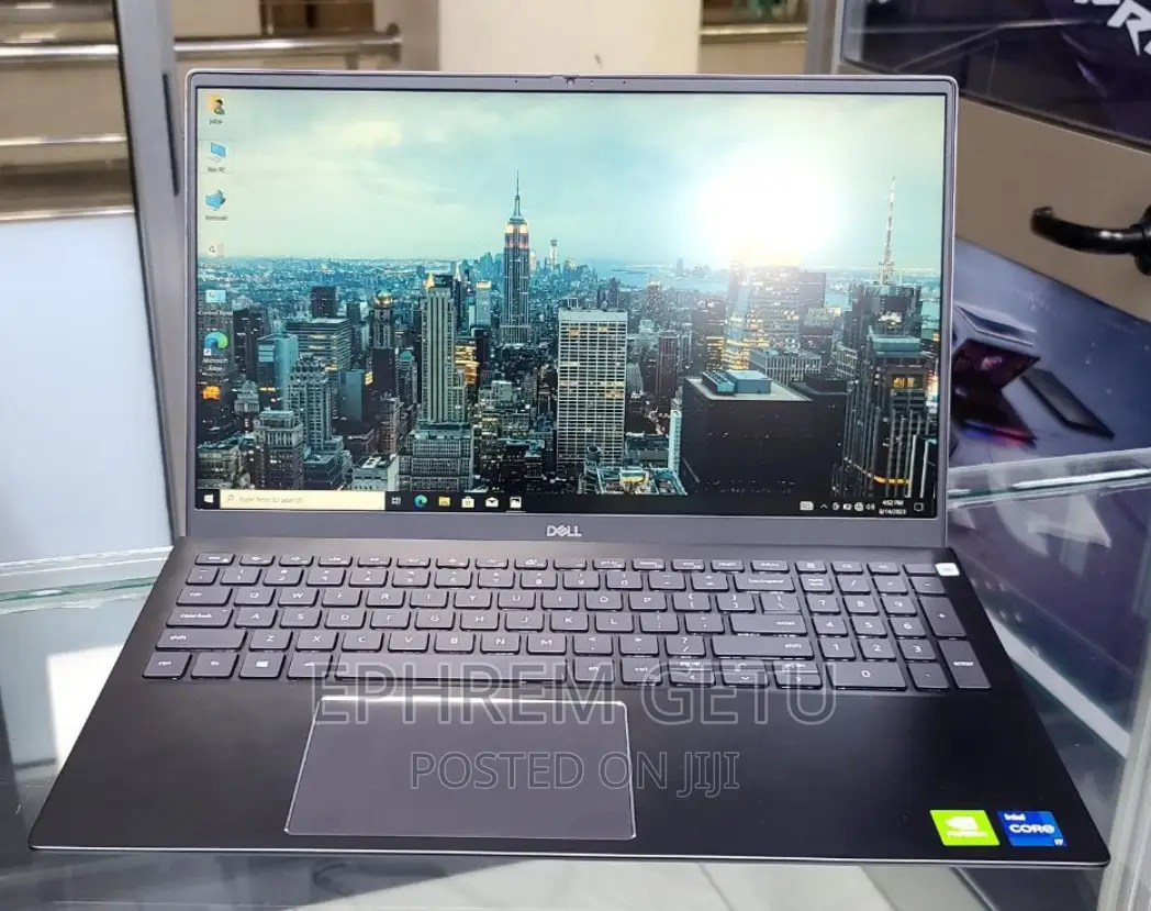 New Laptop Dell Vostro DVCI315 16GB Intel Core I7 SSD 1T