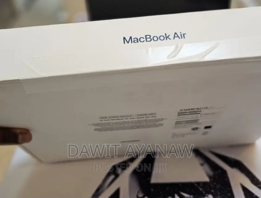 New Laptop Apple MacBook Air 2022 M2 8GB Apple M2 SSD 256GB