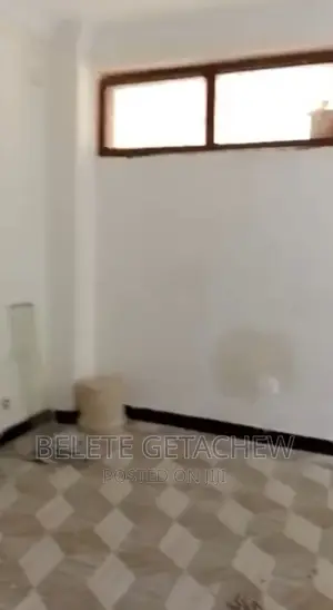 2bdrm Condo in ቦሌ አራብሳ ኮንዶሚኒየም, Bole for sale