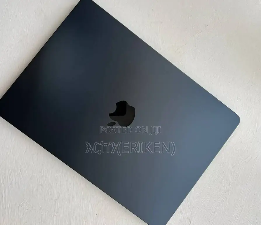 New Laptop Apple MacBook Air 2022 M2 8GB Apple M2 SSD 256GB