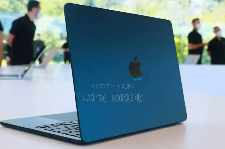 New Laptop Apple MacBook Air 2022 M2 8GB Apple M2 SSD 256GB