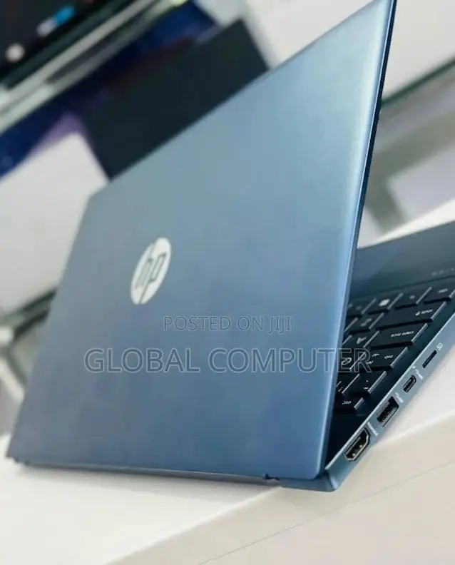 New Laptop HP Pavilion 17t 16GB AMD Ryzen 7 SSD 512GB