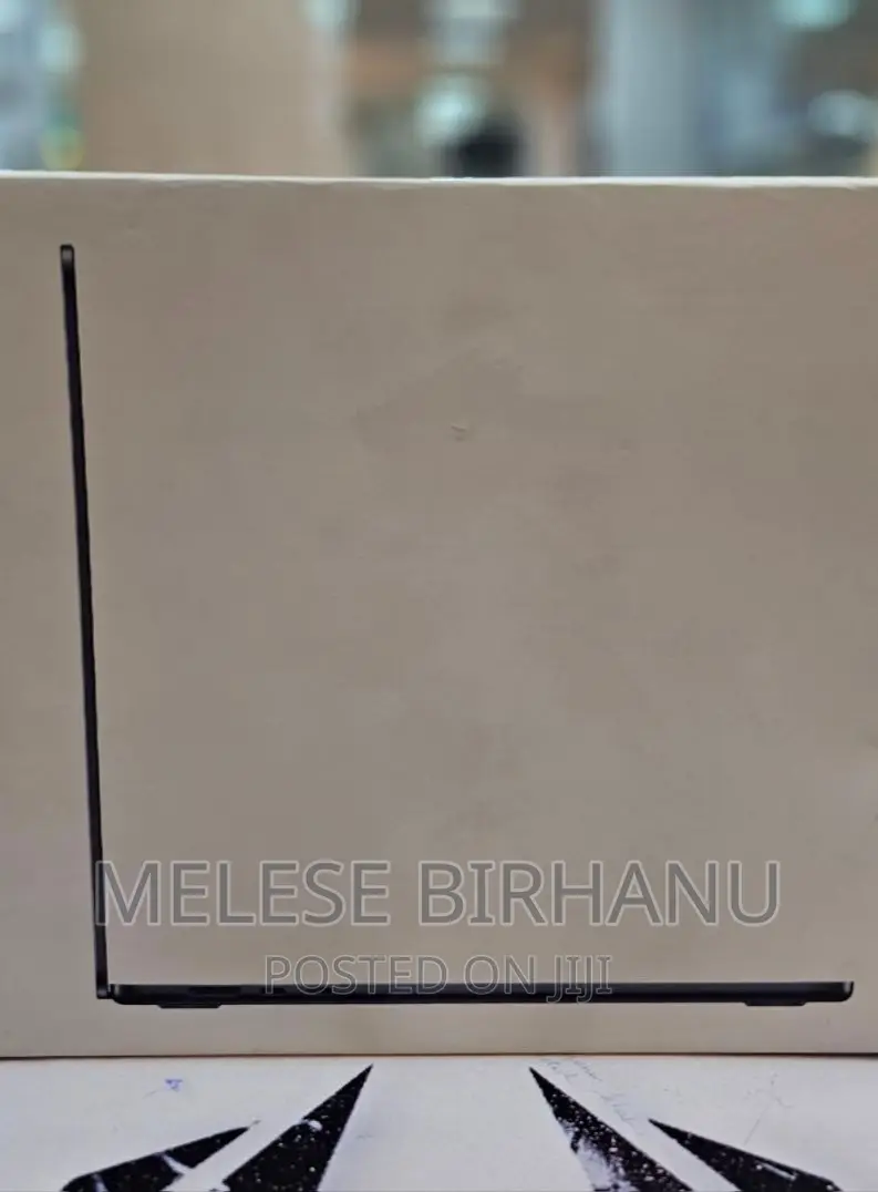 New Laptop Apple MacBook Air 2022 M2 8GB Intel Core I7 SSD 256GB