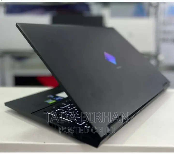 New Laptop HP Omen 17t 16GB Intel Core i7 SSD 1T