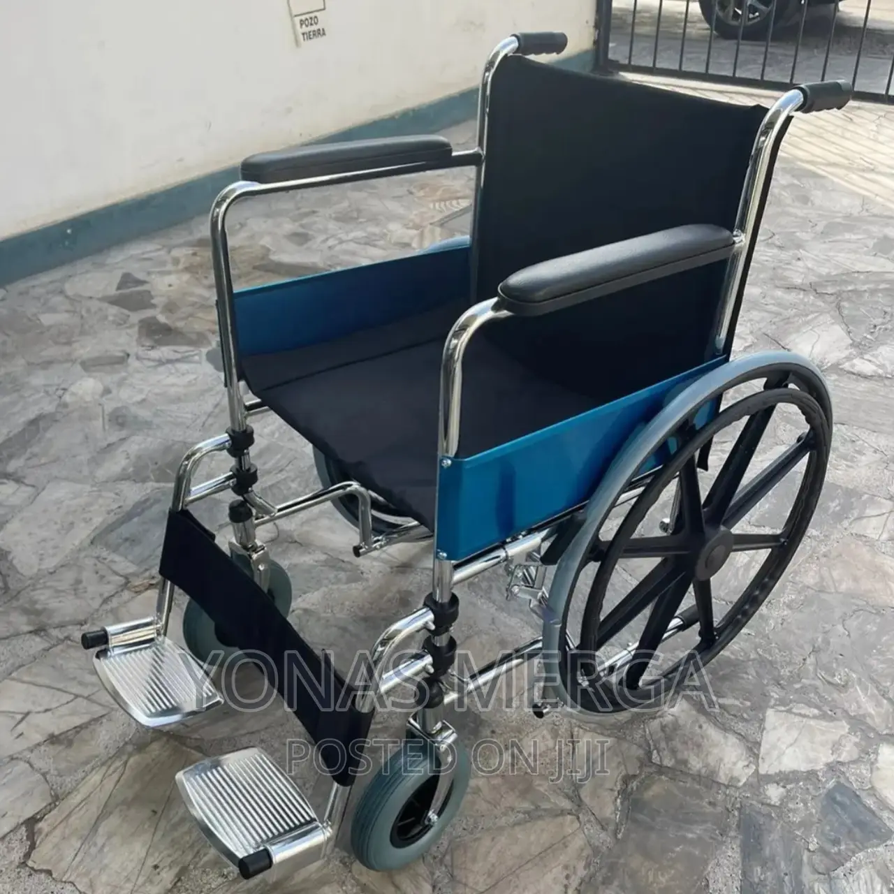 Wheelchsir/Wheelchair/Mediva/Steel Wheelchair/Mhl1002