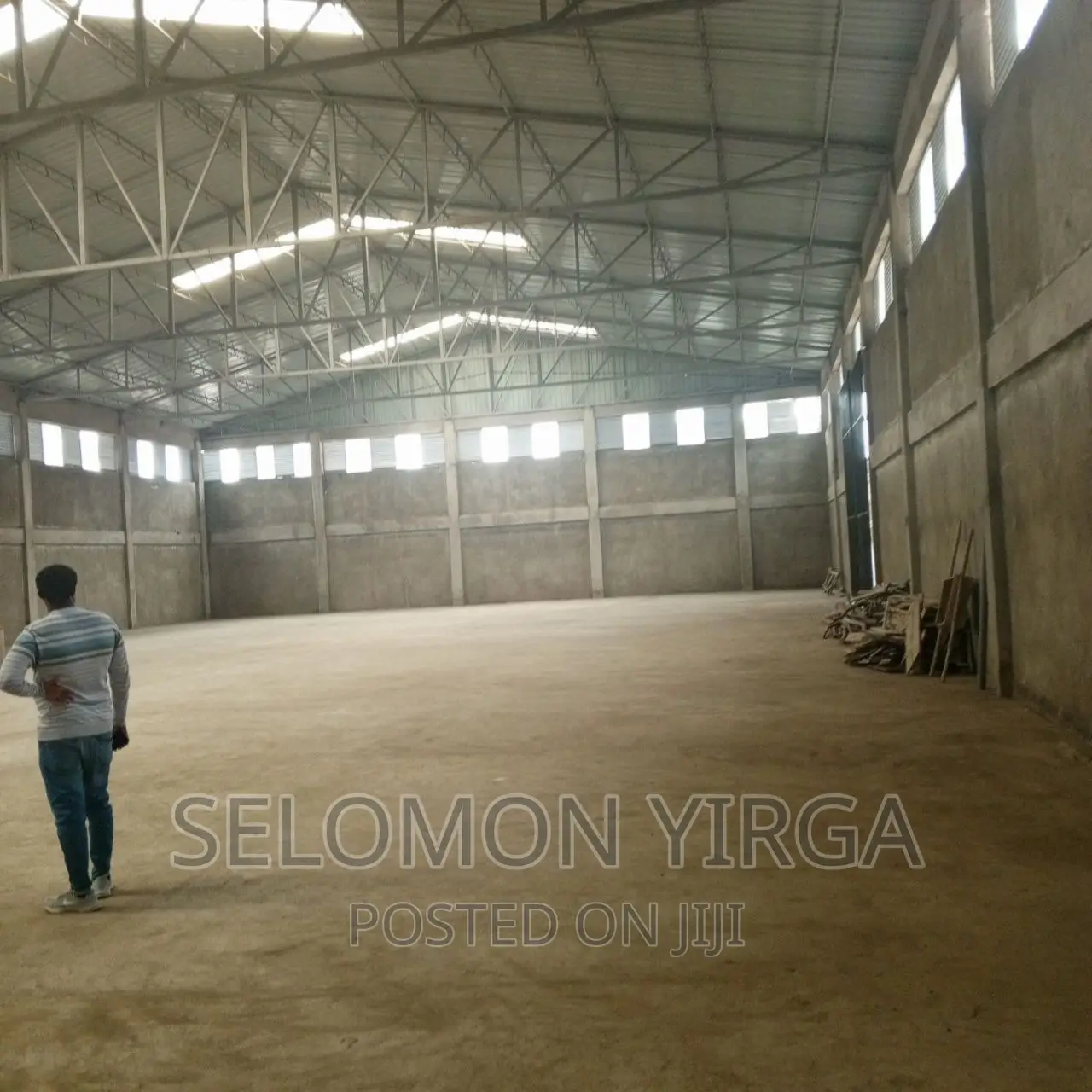 የክራይ መጋዘን ነዉ