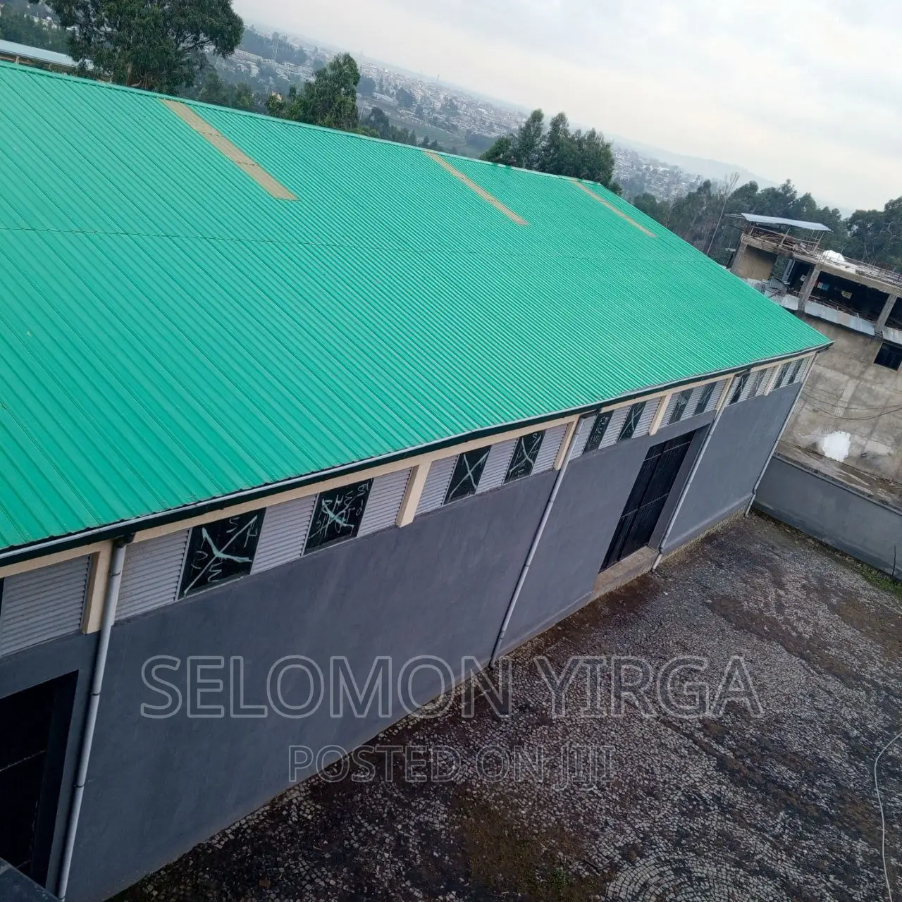 የክራይ መጋዘን ነዉ