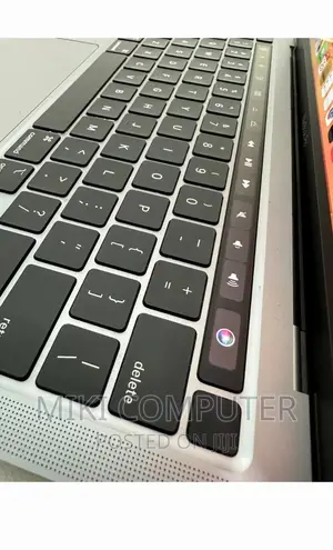 New Laptop Apple MacBook Pro M1 8GB Intel SSD 256GB