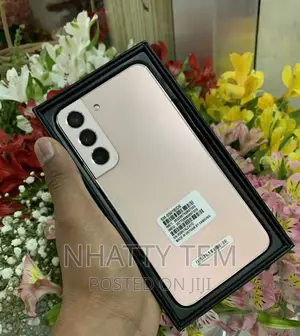 New Samsung Galaxy S22 5G 128 GB Rose Gold