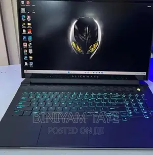 New Laptop Alienware M17x R2 32GB Intel Core i7 SSD 1T
