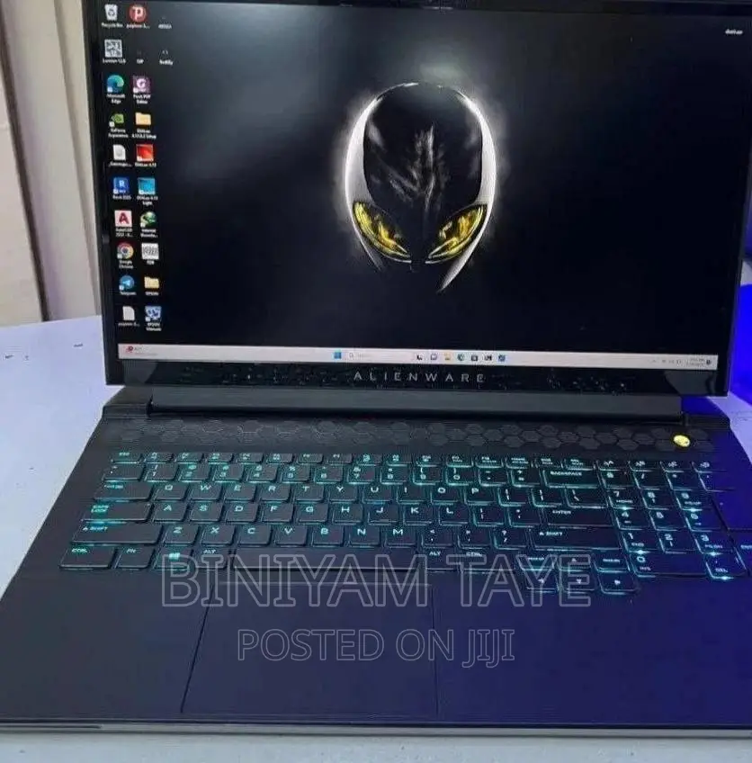 New Laptop Alienware M17x R2 32GB Intel Core i7 SSD 1T
