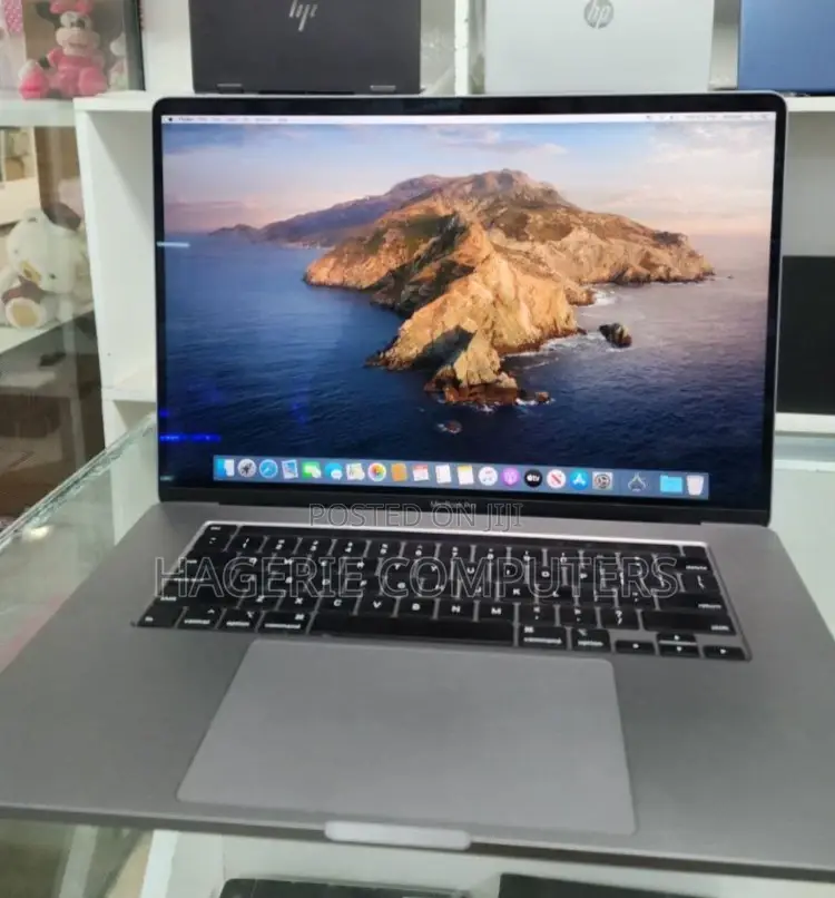 New Laptop Apple MacBook Pro 2017 16GB Intel Core I7 SSD 256GB