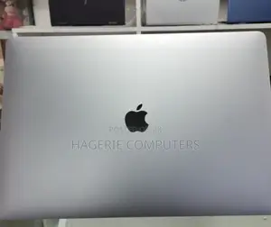 New Laptop Apple MacBook Pro 2017 16GB Intel Core I7 SSD 256GB