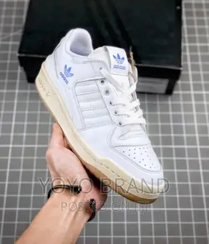 Photo - Foram Adidas