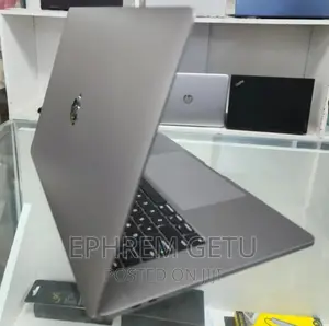 Photo - New Laptop Apple MacBook Pro 2017 16GB Intel Core i7 SSD 256GB