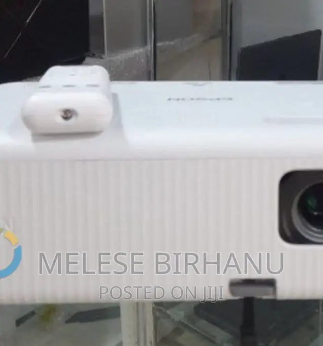 New Epson CO-W01 Projector