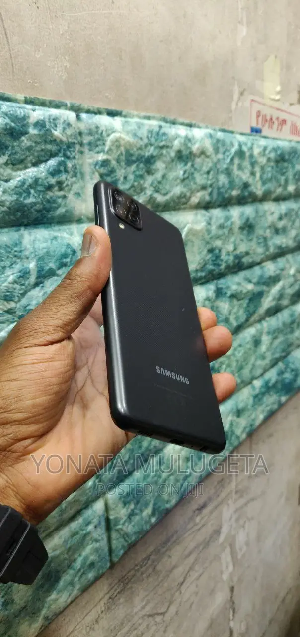 Samsung Galaxy A12 64 GB Black