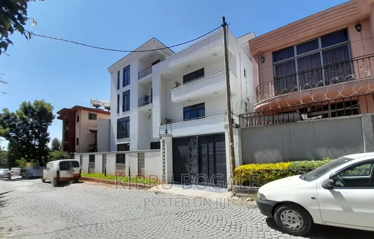 7bdrm House in Samit, Bole for sale