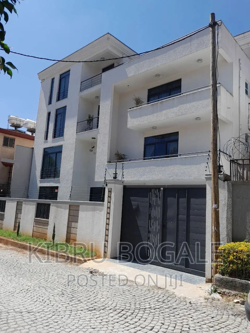 7bdrm House in Samit, Bole for sale