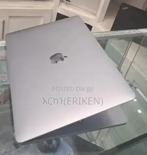 Photo - New Laptop Apple MacBook Pro M1 8GB Apple M1 Pro SSD 256GB