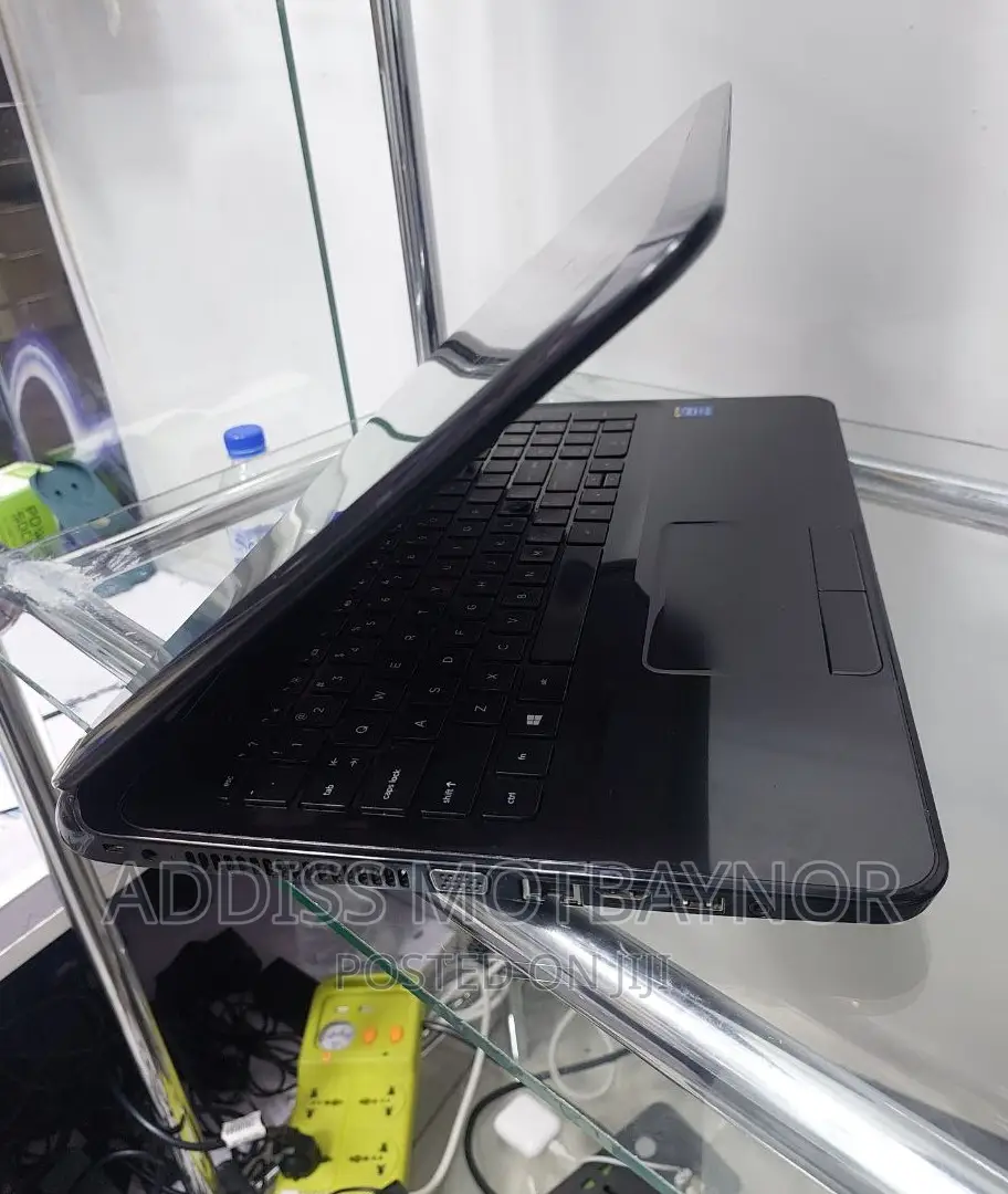 New Laptop HP Pavilion 15 8GB Intel Core i5 HDD 750GB