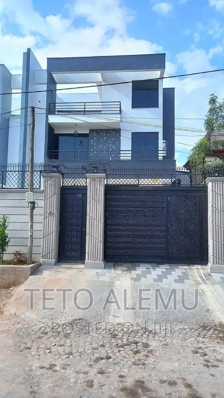 8bdrm Villa in Bole for sale