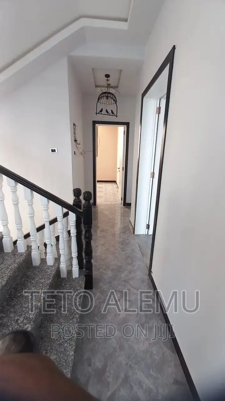 8bdrm Villa in Bole for sale