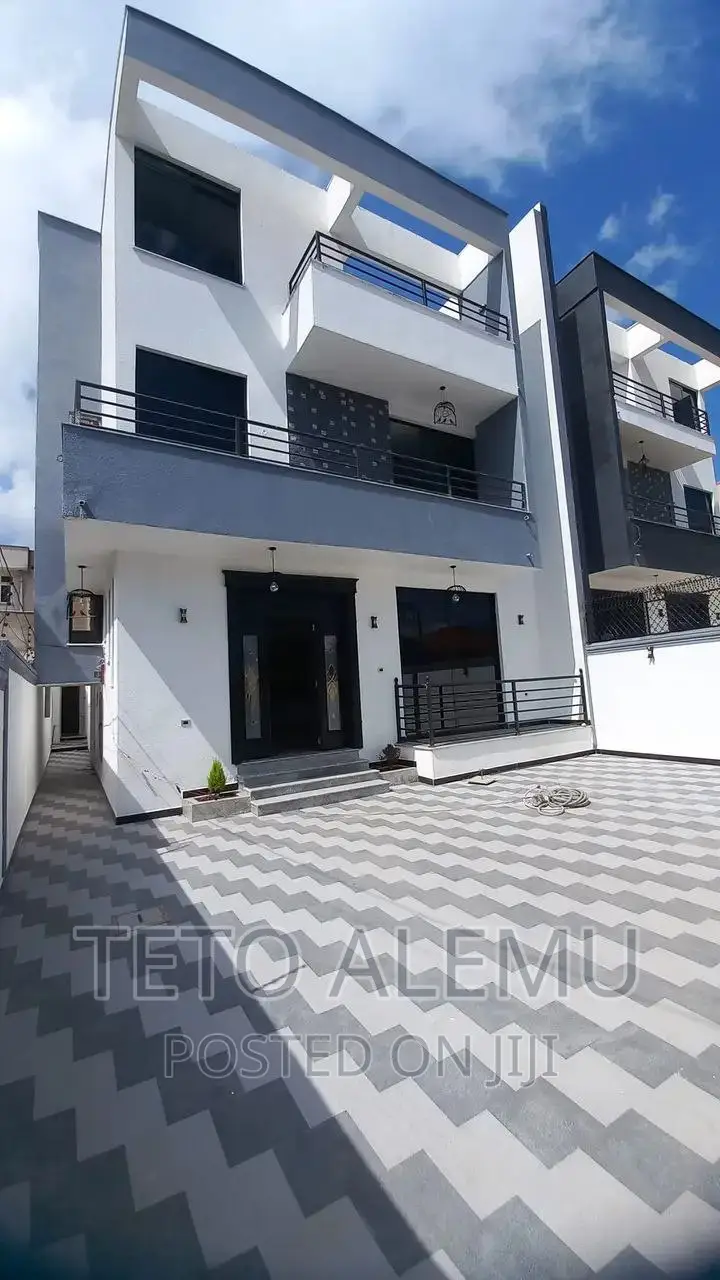 8bdrm Villa in Bole for sale