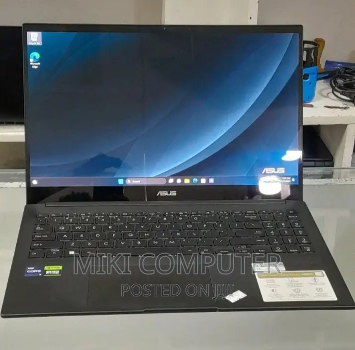 New Laptop Asus ZenBook 13 UX331UN 16GB Intel Core I9 SSD 1T