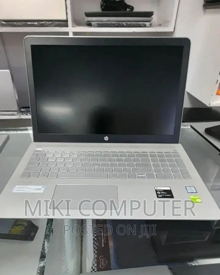 New Laptop HP Pavilion 15 8GB Intel Core I7 SSD 256GB