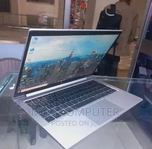 New Laptop HP EliteBook 820 G4 8GB Intel Core I5 SSD 512GB