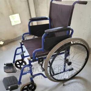 Photo - Used Wheelchair/Wheelchair/Wheelchair/Comboard Wheel Chair