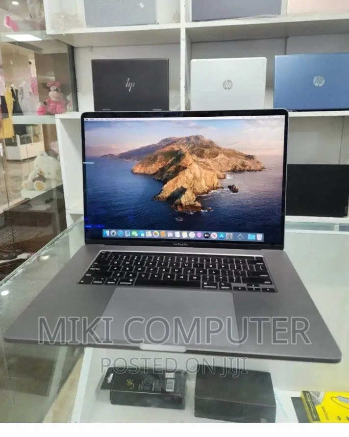 New Laptop Apple MacBook Pro 2017 16GB Intel Core I5 SSD 256GB