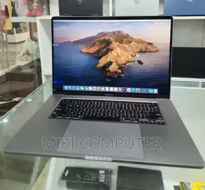 New Laptop Apple MacBook Pro 2017 16GB Intel Core I5 SSD 256GB