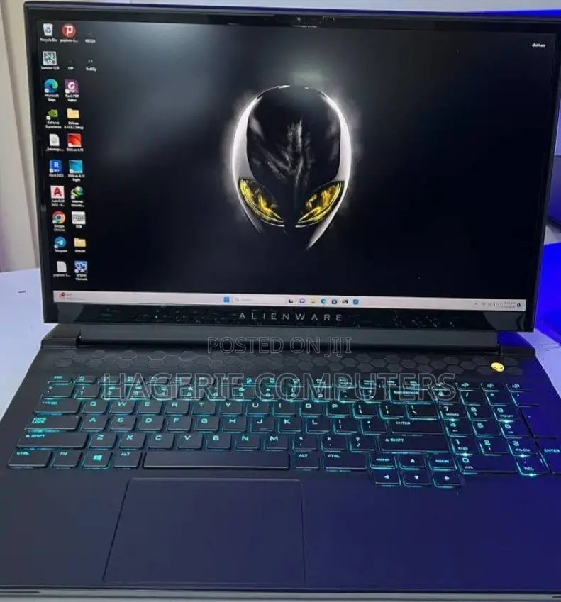 New Laptop Alienware M17x R2 32GB Intel Core I7 SSD 1T