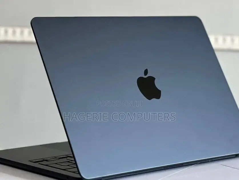 New Laptop Apple MacBook Air 2022 M2 8GB Apple M2 SSD 256GB