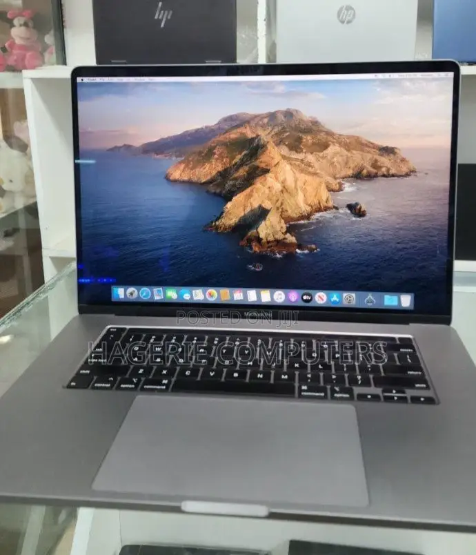 New Laptop Apple MacBook Pro 2017 16GB Intel Core I7 SSD 256GB