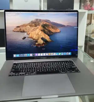 New Laptop Apple MacBook Pro 2017 16GB Intel Core I7 SSD 256GB
