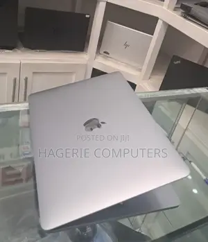 New Laptop Apple MacBook Pro 2020 M1 8GB Apple M1 SSD 256GB